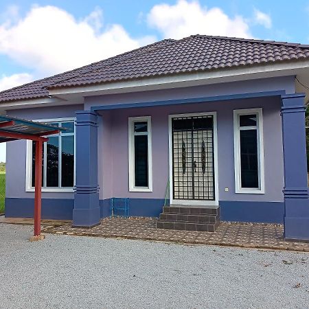 Ummi'S Homestay Kuala Besut Kampong Baru Zewnętrze zdjęcie