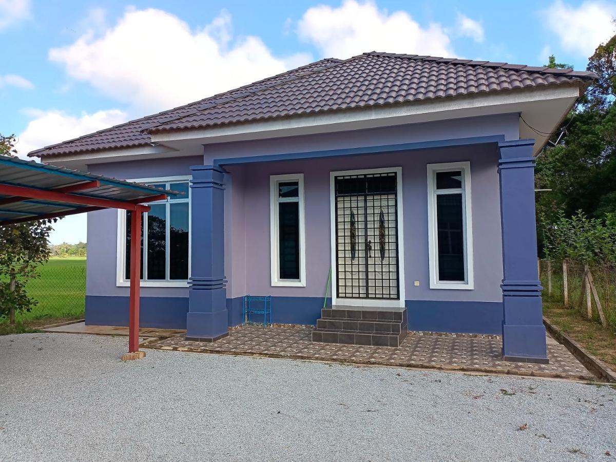 Ummi'S Homestay Kuala Besut Kampong Baru Zewnętrze zdjęcie