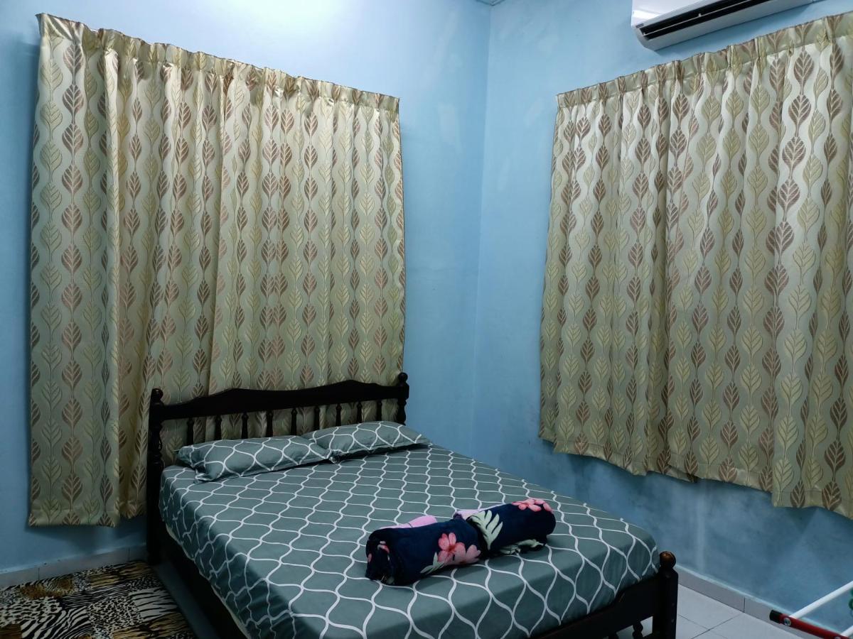 Ummi'S Homestay Kuala Besut Kampong Baru Zewnętrze zdjęcie