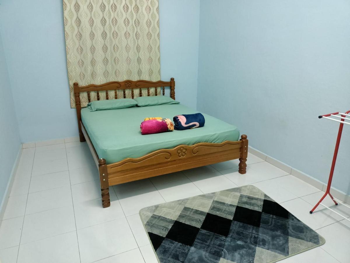 Ummi'S Homestay Kuala Besut Kampong Baru Zewnętrze zdjęcie