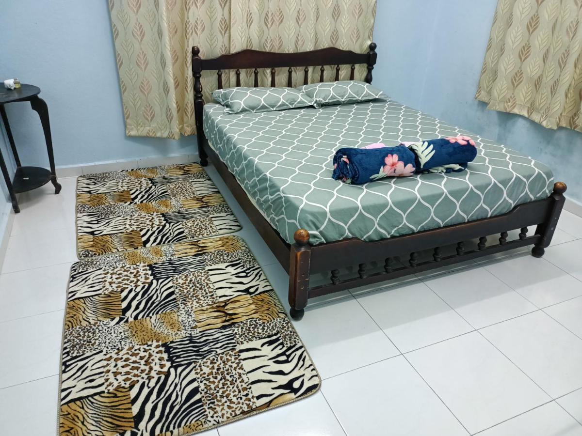 Ummi'S Homestay Kuala Besut Kampong Baru Zewnętrze zdjęcie