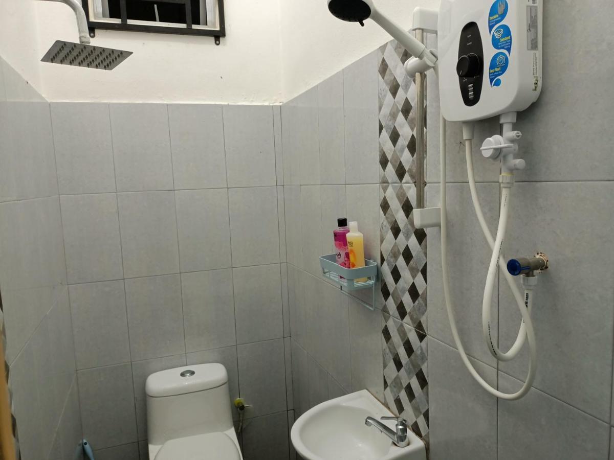 Ummi'S Homestay Kuala Besut Kampong Baru Zewnętrze zdjęcie